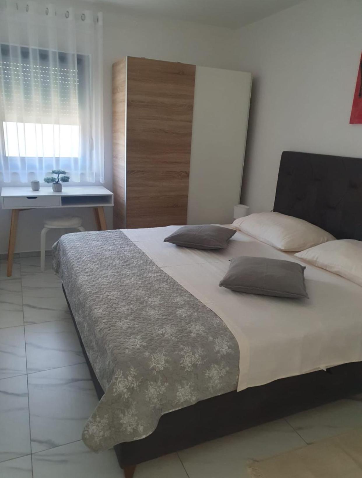 Apartmani Zlata Sveti Filip i Jakov Exterior foto